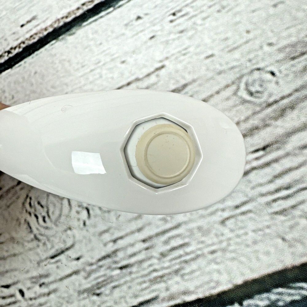 Nintendo Wii Nunchuk White Controller Authentic‎ Genuine OEM RVL-004 Tested - Picture 4 of 5